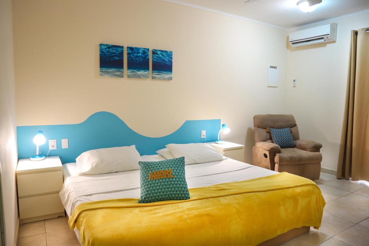 Aqua Viva Suites Kralendijk  Bagian luar foto