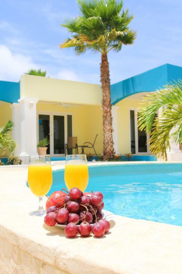 Aqua Viva Suites Kralendijk  Bagian luar foto